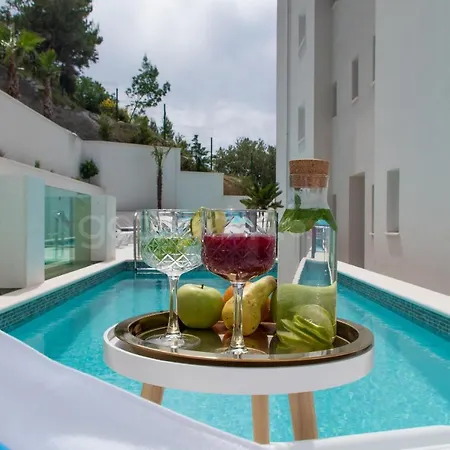 Villa Smaragd - Opal - Luxury Apt With Shared Pool And Private Hot Tub Makarska Buitenkant foto
