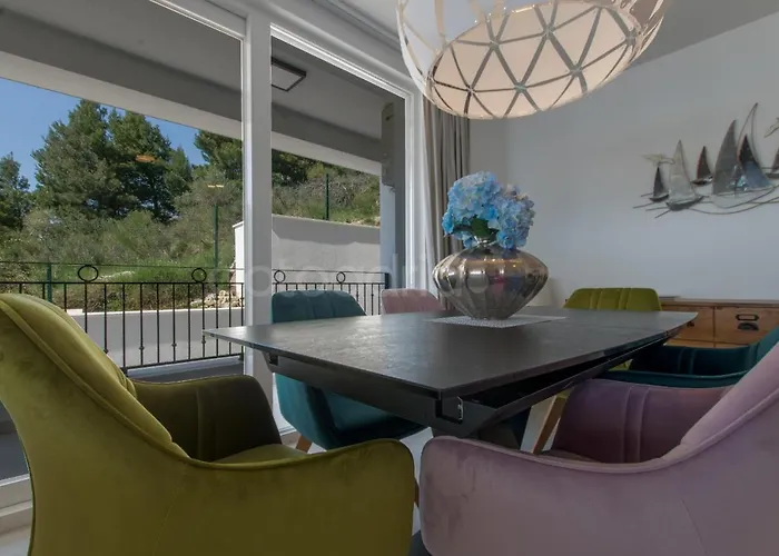 Villa Smaragd - Opal - Luxury Apt With Shared Pool And Private Hot Tub