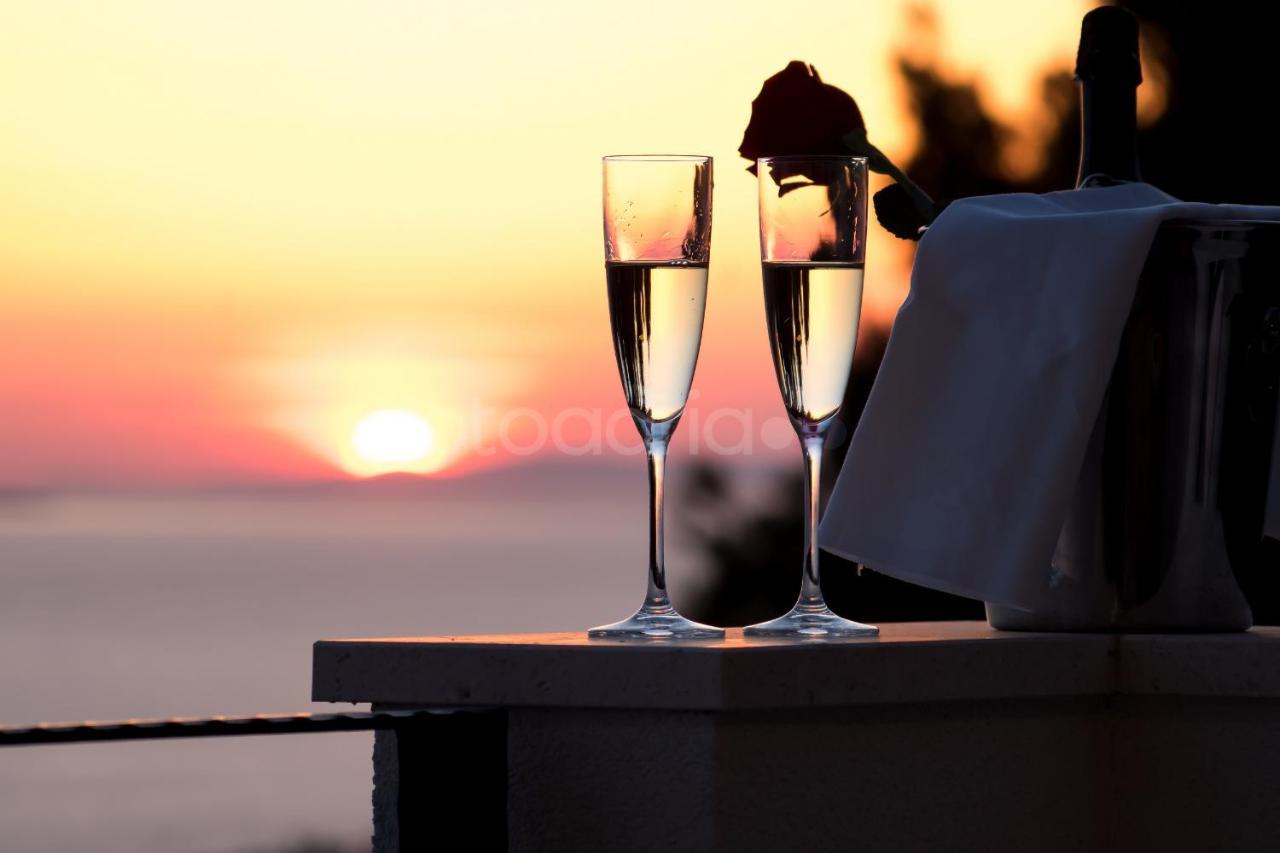 Apartment Smaragd - Opal - Luxury With Shared Pool And Private Hot Tub Makarska