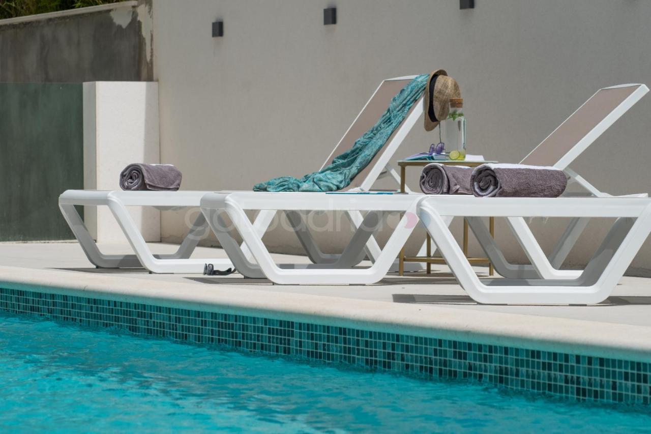 Apartment Smaragd - Opal - Luxury With Shared Pool And Private Hot Tub